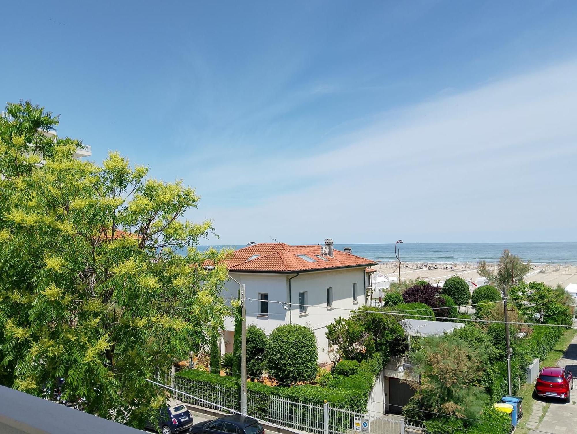 La Casa Al Mare Lägenhet Rimini Exteriör bild